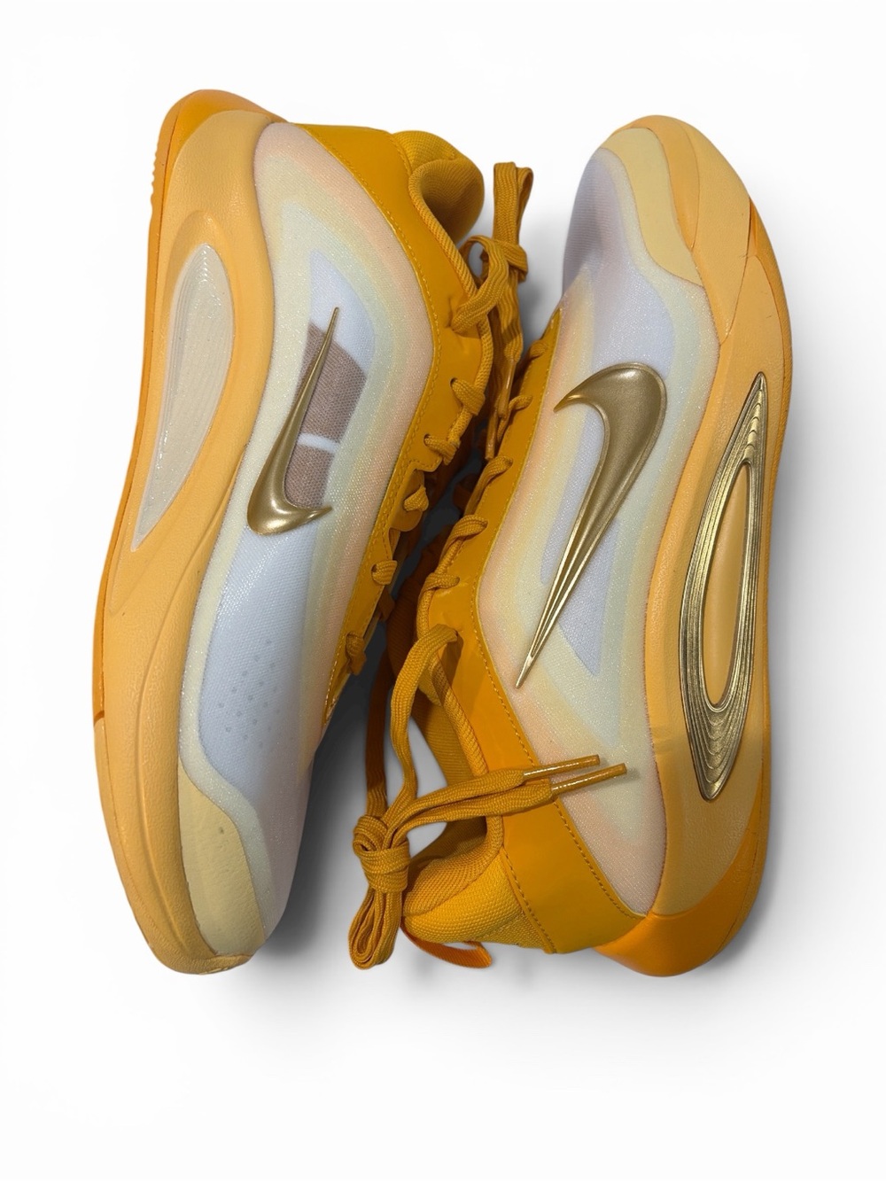 Nike A'ja Wilson A'ONE
Sunshine (GS) Topaz Gold/ Metalic Gold 7Y Women's 8.5